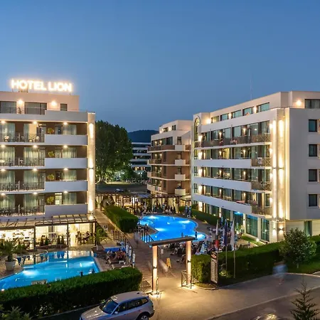 лион 4*