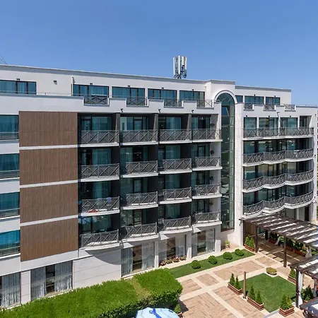 Хотел лион 4*