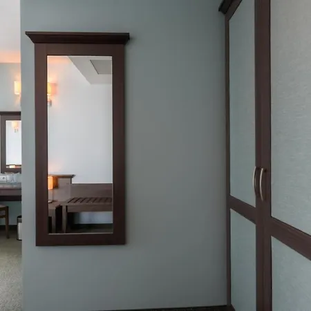 Lion Sunny Hotel 4*