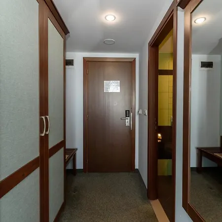 Lion Sunny Hotel 4*