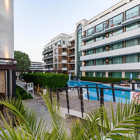 Lion Sunny Hotel 4*