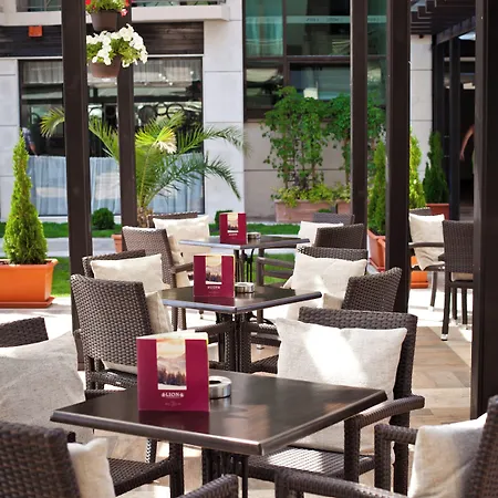 Lion Sunny Hotel 4*