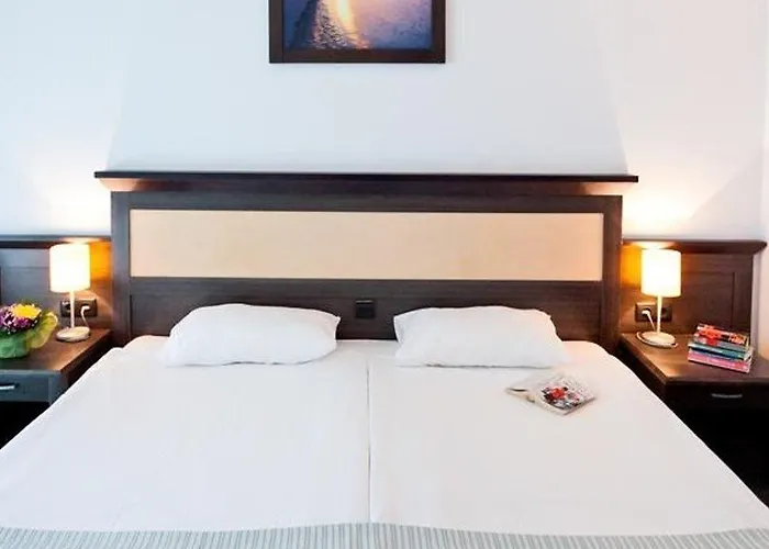 лион Хотел 4*