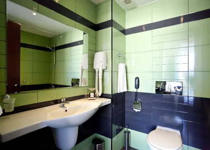 лион Хотел 4*