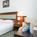 Lion Sunny Hotell 4*